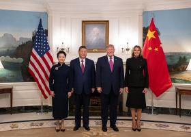 习近平出席美国总统特朗普在白宫举行的欢迎仪式